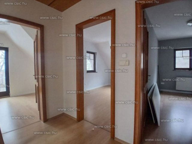 Eladó téglalakás, Solymáron 198 M Ft, 4 szobás