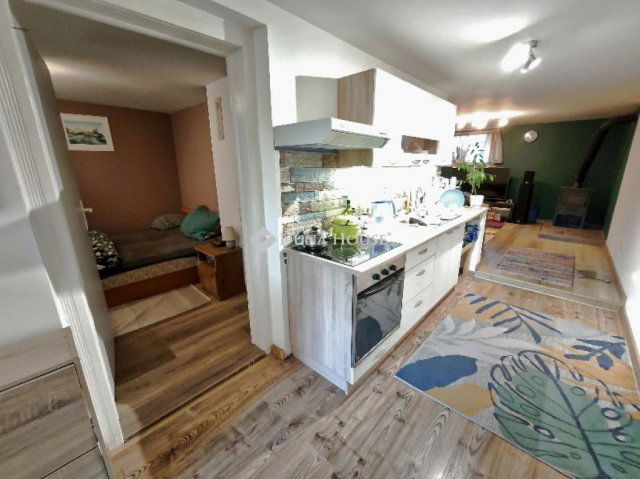 Eladó családi ház, Pécsett 52 M Ft, 2 szobás