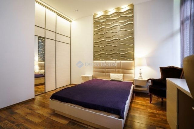 Eladó téglalakás, Budapesten, VII. kerületben 104 M Ft, 3 szobás