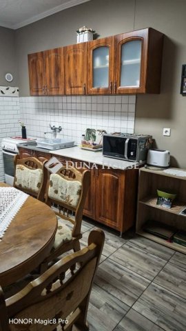 Eladó családi ház, Bősárkányon 28.9 M Ft, 1 szobás