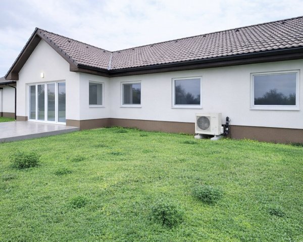 Eladó ikerház, Albertirsán 118 M Ft, 4 szobás