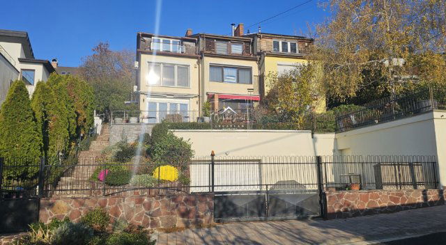 Eladó téglalakás, Budapesten, II. kerületben, Verecke úton