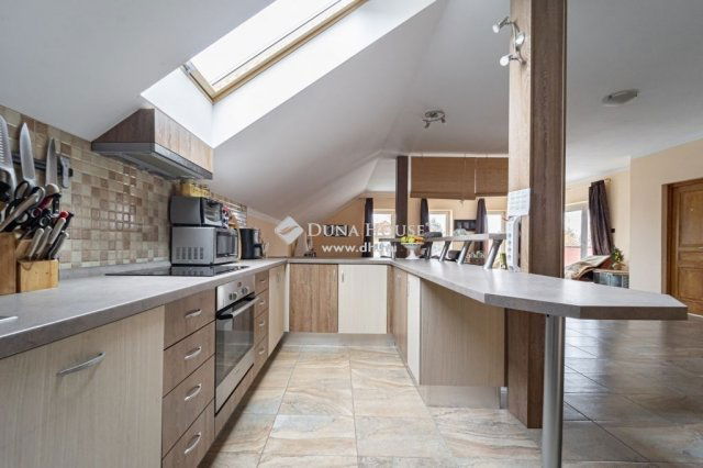 Eladó családi ház, Szigetszentmiklóson 170 M Ft, 4 szobás