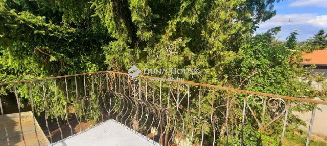 Eladó nyaraló, Sukorón 49 M Ft, 5 szobás / költözzbe.hu