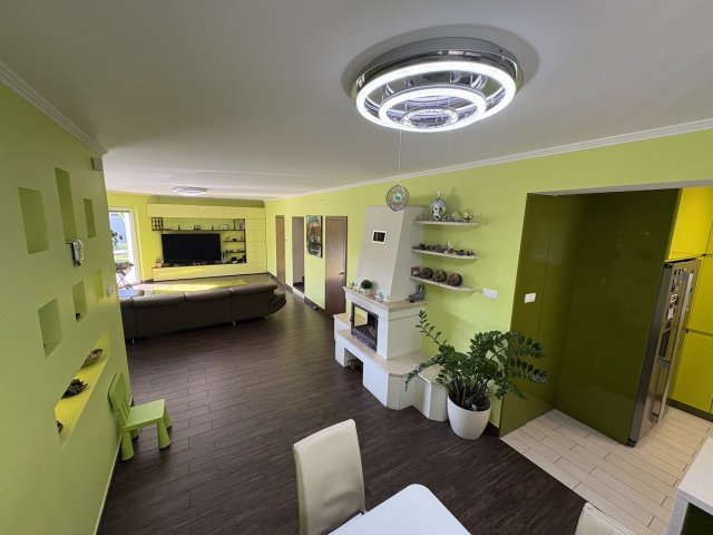 Eladó családi ház, Székesfehérvárott 281 M Ft, 5 szobás