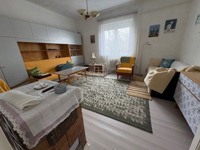 Eladó családi ház, Veresegyházon 64.5 M Ft, 2 szobás