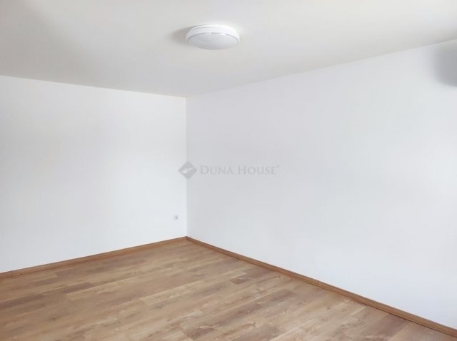 Eladó családi ház, Gyálon 95 M Ft, 1 szobás