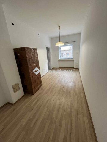 Eladó téglalakás, Mosonmagyaróváron 34.9 M Ft, 2 szobás