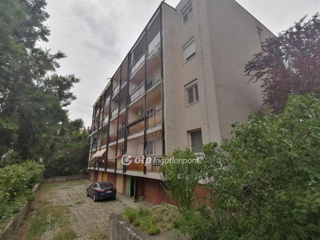 Eladó téglalakás, Debrecenben 74.9 M Ft, 3 szobás