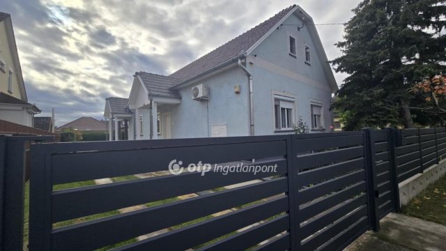 Eladó családi ház, Nádudvaron 69.9 M Ft, 4 szobás