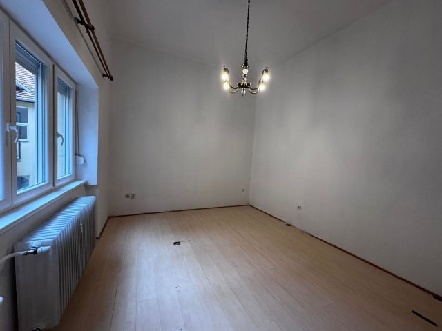 Eladó téglalakás, Szombathelyen 32.9 M Ft, 1 szobás