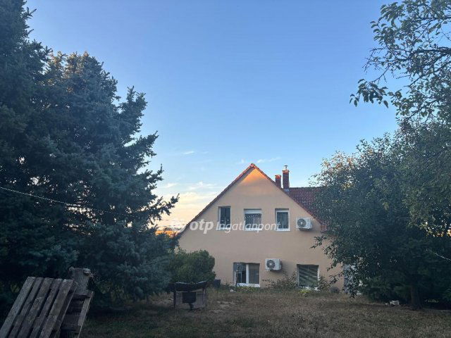 Eladó családi ház, Belvárdgyulán 58.65 M Ft, 5 szobás