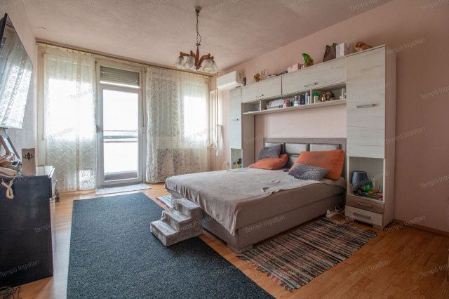 Eladó panellakás, Budapesten, XVII. kerületben, Pesti úton