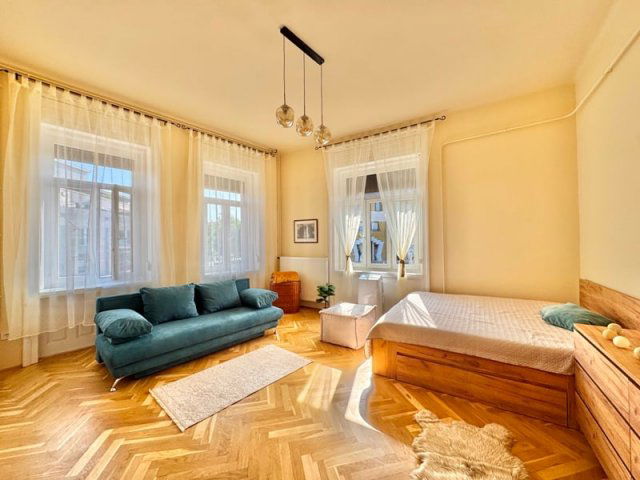 Kiadó téglalakás, albérlet, Pécsett 250 E Ft / hó, 2 szobás