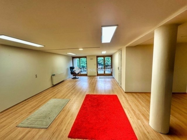 Eladó családi ház, Kecskeméten 165 M Ft, 5 szobás