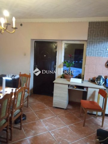 Eladó családi ház, Dombrádon 6.5 M Ft, 2 szobás