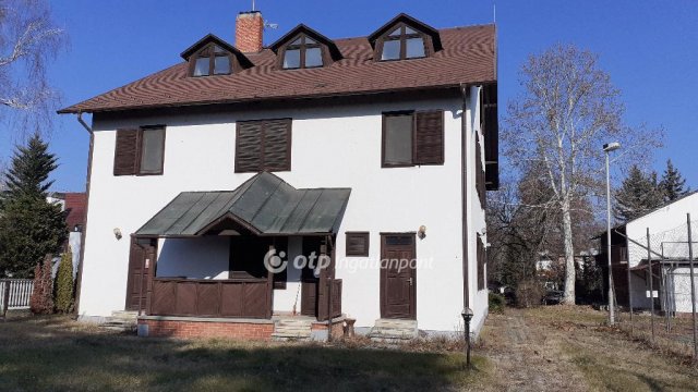 Eladó nyaraló, Balatonlelleén 475 M Ft, 20+1 szobás