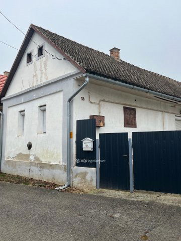 Eladó családi ház, Szűrön 12 M Ft, 3 szobás