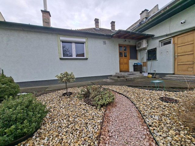 Eladó családi ház, Budapesten, X. kerületben 71.9 M Ft, 2 szobás