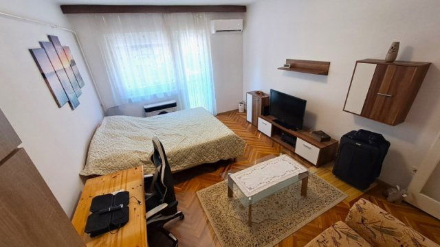 Eladó téglalakás, Pécsett, Szabadság utcában 33.99 M Ft