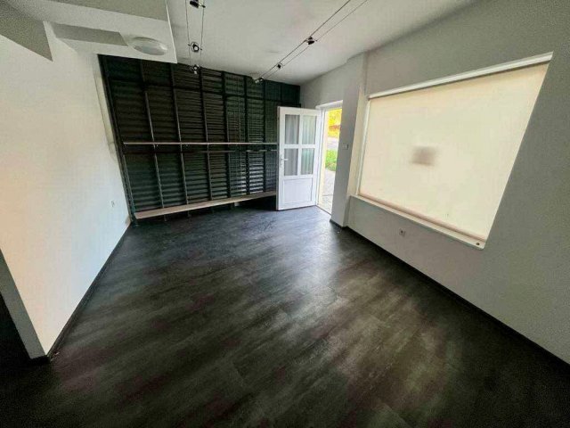 Kiadó üzlethelyiség, Móron 120 E Ft / hó, 2 szobás