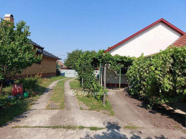 Eladó családi ház, Jászberényben 46 M Ft, 3 szobás