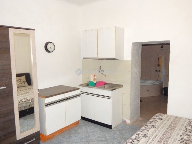 Eladó családi ház, Sárbogárdon 17.9 M Ft, 1 szobás