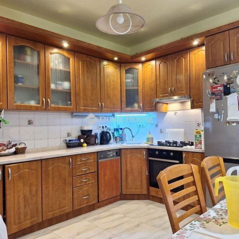 Eladó ikerház, Budakeszin 160 M Ft, 4 szobás