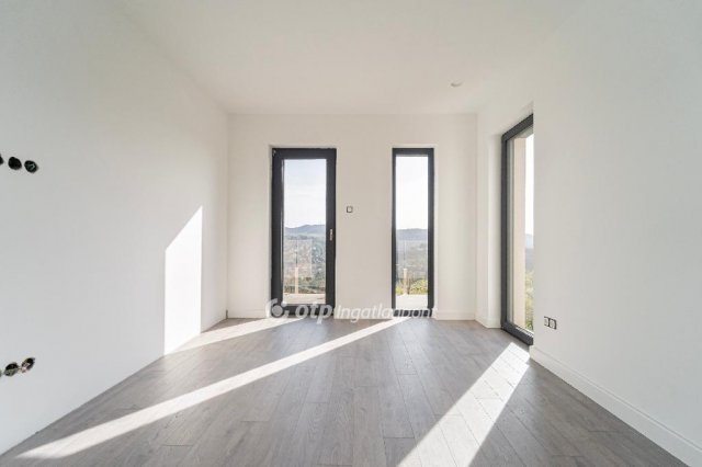 Eladó ikerház, Budapesten, II. kerületben 299.9 M Ft, 4 szobás