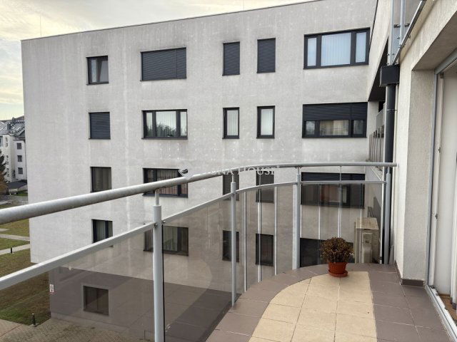 Kiadó téglalakás, albérlet, Győrött, Szövetség utcában