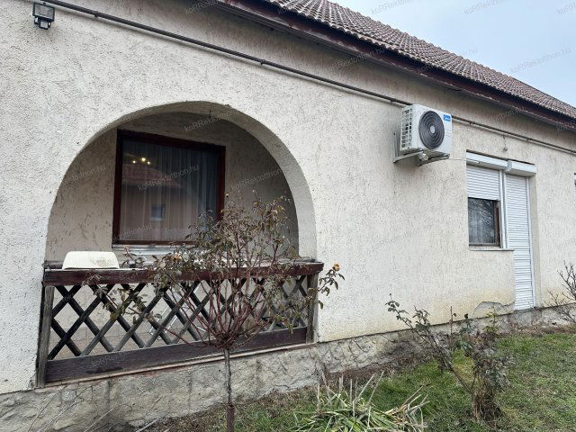 Eladó családi ház, Jászteleken 31.99 M Ft, 3 szobás