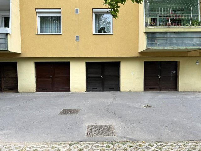 Eladó garázs, Budapesten, IV. kerületben 15.9 M Ft