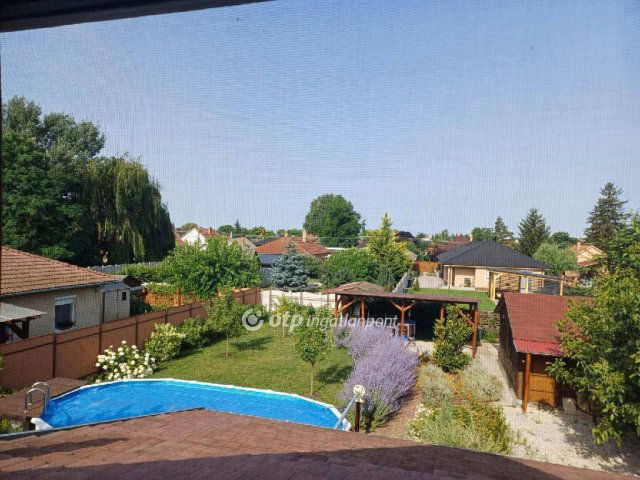 Eladó családi ház, Mikepércsen 95 M Ft, 3 szobás