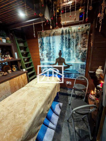 Kiadó üzlethelyiség, Szegeden, Párizsi körúton 150 E Ft / hó