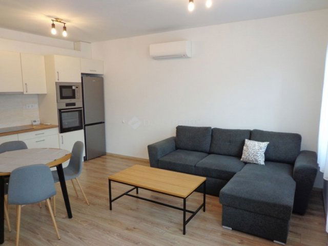 Kiadó téglalakás, albérlet, Vácon 290 E Ft / hó, 4 szobás