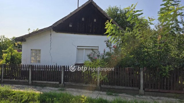 Eladó családi ház, Nádudvaron 7 M Ft, 2 szobás