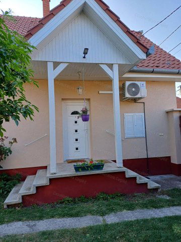 Eladó családi ház, Cegléden 88.5 M Ft, 4 szobás