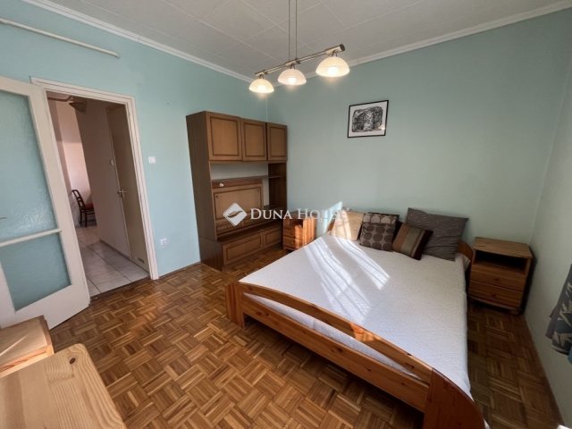 Eladó téglalakás, Veszprémben 56.9 M Ft, 2 szobás