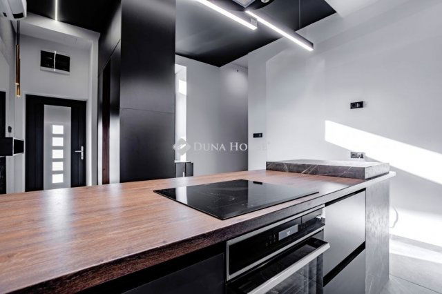 Eladó téglalakás, Pécsett 79.9 M Ft, 2 szobás