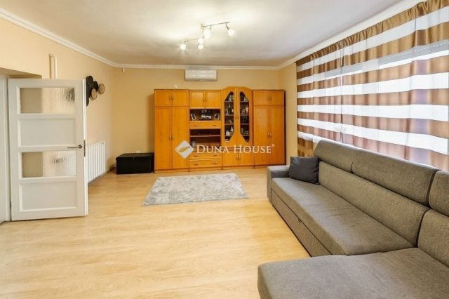 Eladó családi ház, Kecskeméten 69 M Ft, 7 szobás