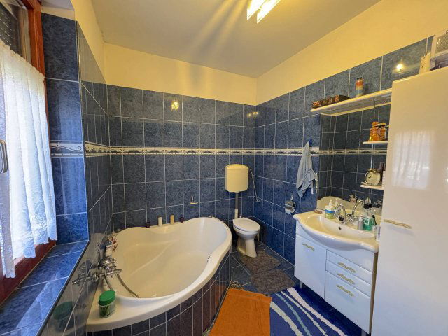 Eladó családi ház, Szigetszentmiklóson 159.9 M Ft, 6 szobás