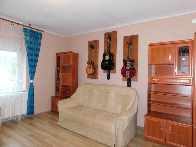 Eladó családi ház, Keszthelyen 84.9 M Ft, 5 szobás