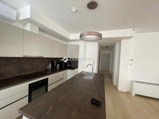 Eladó téglalakás, Szegeden 204.2 M Ft, 3 szobás