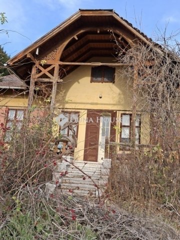 Eladó családi ház, Szadán 155 M Ft, 3 szobás