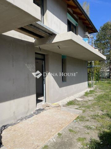 Eladó téglalakás, Siófokon 76.4 M Ft, 3 szobás