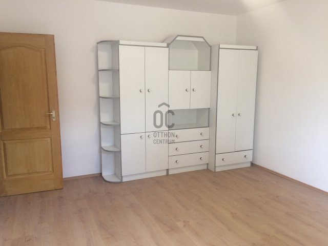 Kiadó téglalakás, albérlet, Tatabányán 440 E Ft / hó