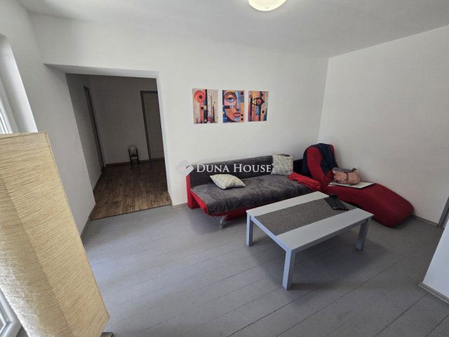 Eladó családi ház, Székesfehérvárott 79.5 M Ft, 3 szobás