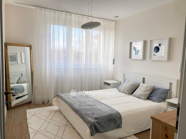 Eladó téglalakás, Debrecenben 63.5 M Ft, 2 szobás