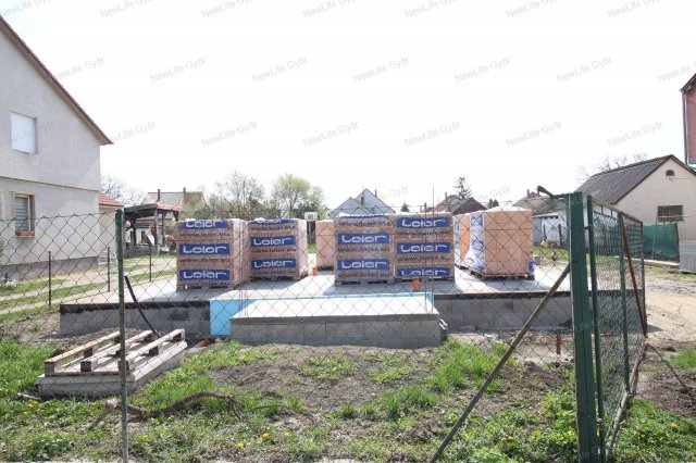 Eladó családi ház, Győrzámolyon 124.9 M Ft, 4 szobás