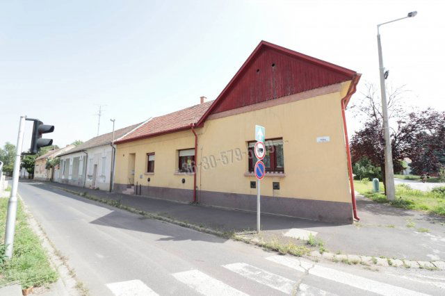 Eladó családi ház, Orosházán 25 M Ft, 2+1 szobás